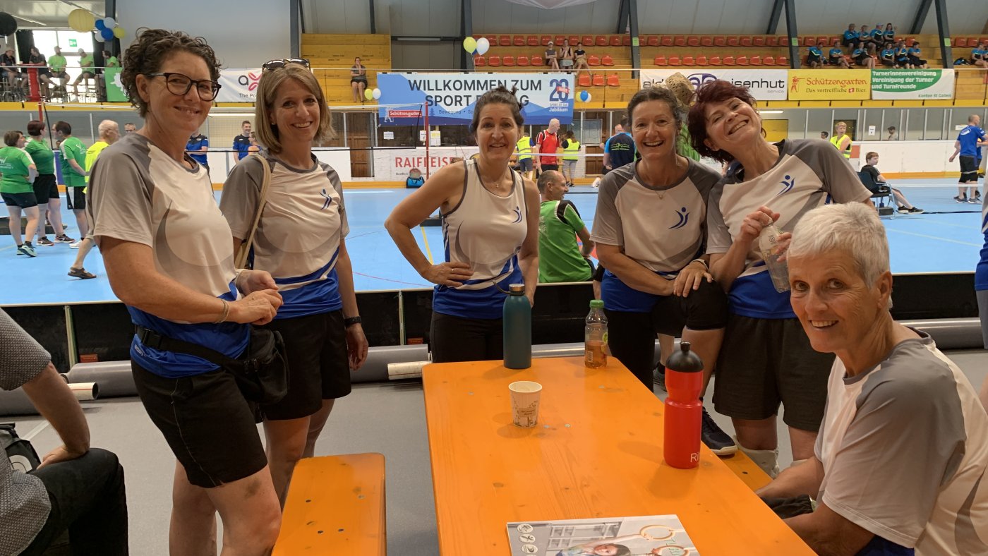 2-3-spielhalle-mit-fitnessriege.jpg