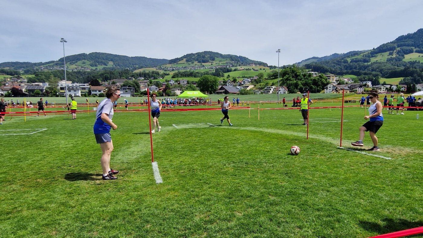 10-fussball-stafette-1a-frauen.jpg